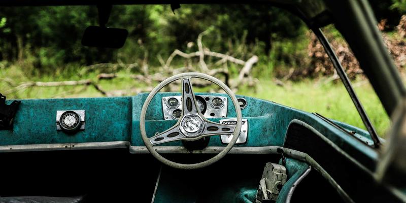 海外留学安全手册：个人安全、法律风险防范与紧急情况应对 | 专业留学服务与移民咨询指南