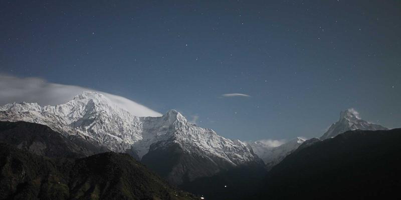 海外留学期间兼职与实习政策全解析：合法工作权限与国际教育机会
